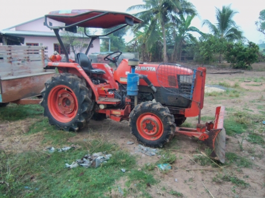 คูโบต้า L2808 4WD ใบมีดดันหน้า ผาน4x22 ทะเบียนพร้อมโอน