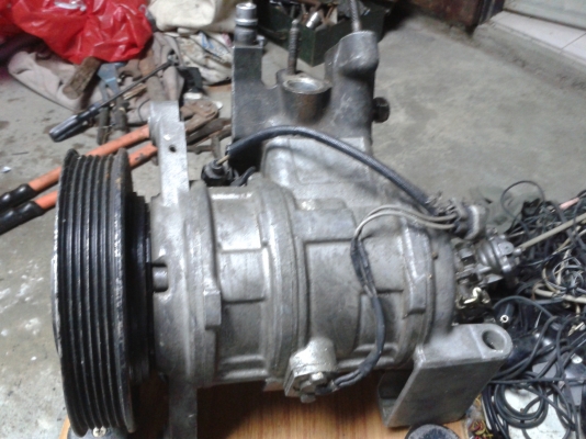 คอมแอร์รถเก๋ง