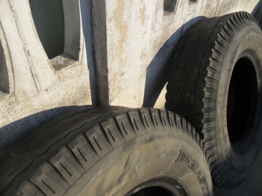 ยาง 10.00-20 สวยๆ 1คู่