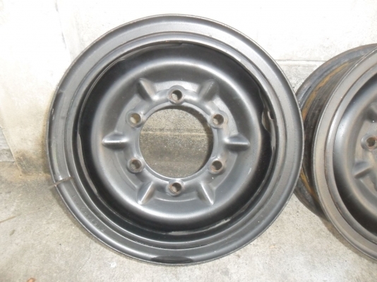 ล้อกะทะ 15นิ้ว 6รู มีคิ้ว เพลาลอย 4 วง