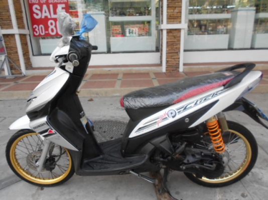 Honda-Click 110cc ราคาถูกๆครับ ชุดสีสวยๆ เข้ามาดูก่อนครับ