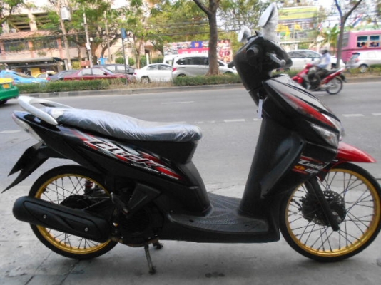 Honda-Click 110cc ราคาถูกๆครับ ชุดสีสวยๆ เข้ามาดูก่อนครั
