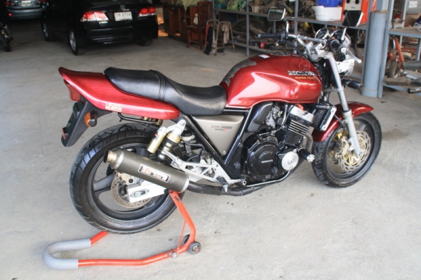 > > ขาย CB 400 ปี 96 เวอร์ชั่น S  อินวอย สรรพสามิตแท้ ท่อโยชิ สภาพสวย