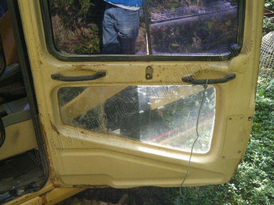 รถแบคโฮ ยี่ห้อ CAT รุ่น 311B