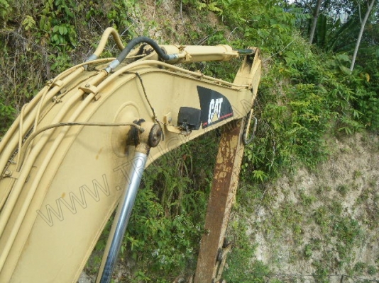 รถแบคโฮ ยี่ห้อ CAT รุ่น 311B