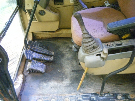 รถแบคโฮ ยี่ห้อ CAT รุ่น 311B