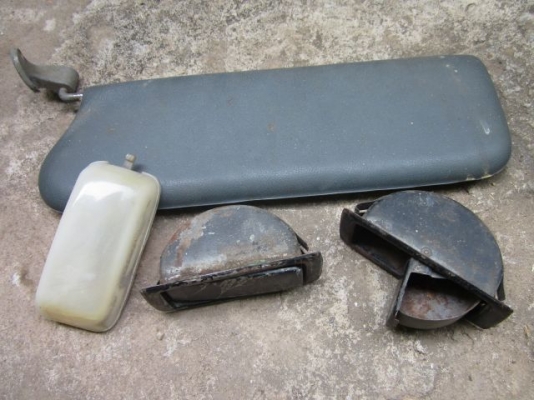 ขายอะไหล่-เก่าเก็บของ Datsun B10 รุ่น 2 ประตู ราคาถูกๆ