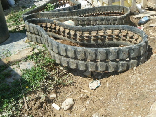 แทร็ครถแบคโฮ สำหรับรถแบคโฮ ยี่ห้อ KOMATSU PC20,PC30 (มีข้างเดียว) แทร็ครถแบคโฮ สำหรับรถแบคโฮ ยี่ห้อ KOMATSU PC20,PC30 (มีข้างเดียว)