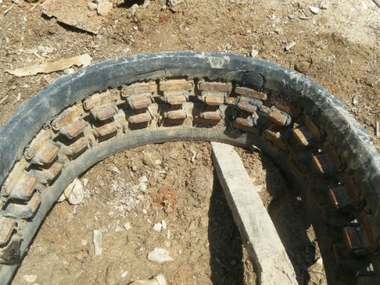 แทร็ครถแบคโฮ สำหรับรถแบคโฮ ยี่ห้อ KOMATSU PC20,PC30 (มีข้างเดียว) แทร็ครถแบคโฮ สำหรับรถแบคโฮ ยี่ห้อ KOMATSU PC20,PC30 (มีข้างเดียว)