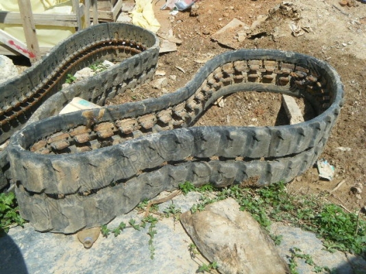 แทร็ครถแบคโฮ สำหรับรถแบคโฮ ยี่ห้อ KOMATSU PC20,PC30 (มีข้างเดียว) แทร็ครถแบคโฮ สำหรับรถแบคโฮ ยี่ห้อ KOMATSU PC20,PC30 (มีข้างเดียว)