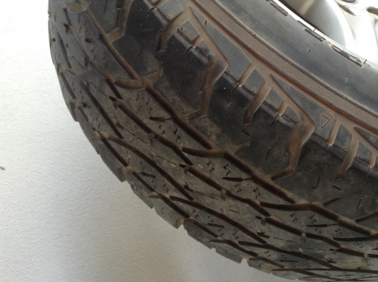 แม็กพร้อมยาง ขอบ15 6รู ยางโฟร์วิล