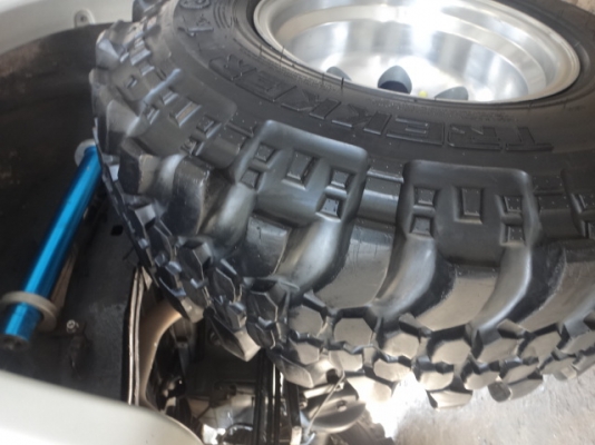 ขายด่วน ตะขาบ 32-10.5-15 สภาพใหม่