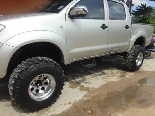 ขายด่วน ตะขาบ 32-10.5-15 สภาพใหม่ ขายด่วน ตะขาบ 32-10.5-15 สภาพใหม่