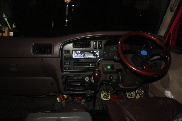 ขายรถตู้ NISSAN URVAN