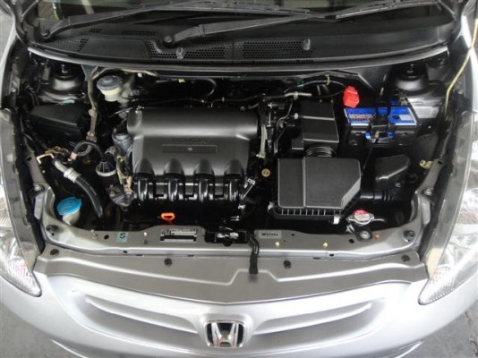 ขาย 2004 Honda Jazz เกียร์ AT รถมือหนึ่ง มี Bookservice สวย พร้อมใช้งาน