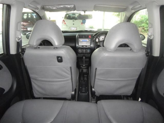 ขาย 2004 Honda Jazz เกียร์ AT รถมือหนึ่ง มี Bookservice สวย พร้อมใช้งาน