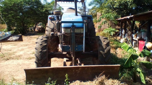 รถไถรุ่น New Holland TS90