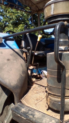 รถไถรุ่น New Holland TS90