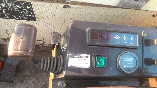 พร้อมขายครับ ลดราคาให้พร้อมส่ง 260000 บาทถ้วน สวยใหม่ แบคโฮ B32 YANMAR เก่านอก ปั้มนิ้ว สเปคเท่า 35 รบบเร็วแรงนิ่ม  มีตู้กัมลังติดแอร์ เช็คให้ใหม่ รอเลอร์ใหม่เทรกหนา โซ่แน่บูดดี