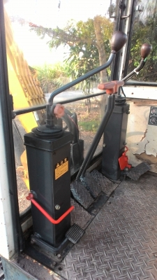 พร้อมขายครับ ลดราคาให้พร้อมส่ง 260000 บาทถ้วน สวยใหม่ แบคโฮ B32 YANMAR เก่านอก ปั้มนิ้ว สเปคเท่า 35 รบบเร็วแรงนิ่ม  มีตู้กัมลังติดแอร์ เช็คให้ใหม่ รอเลอร์ใหม่เทรกหนา โซ่แน่บูดดี