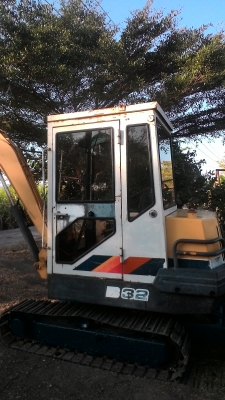 พร้อมขายครับ ลดราคาให้พร้อมส่ง 260000 บาทถ้วน สวยใหม่ แบคโฮ B32 YANMAR เก่านอก ปั้มนิ้ว สเปคเท่า 35 รบบเร็วแรงนิ่ม  มีตู้กัมลังติดแอร์ เช็คให้ใหม่ รอเลอร์ใหม่เทรกหนา โซ่แน่บูดดี