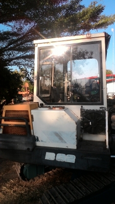 พร้อมขายครับ ลดราคาให้พร้อมส่ง 260000 บาทถ้วน สวยใหม่ แบคโฮ B32 YANMAR เก่านอก ปั้มนิ้ว สเปคเท่า 35 รบบเร็วแรงนิ่ม  มีตู้กัมลังติดแอร์ เช็คให้ใหม่ รอเลอร์ใหม่เทรกหนา โซ่แน่บูดดี