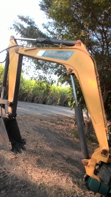 พร้อมขายครับ ลดราคาให้พร้อมส่ง 260000 บาทถ้วน สวยใหม่ แบคโฮ B32 YANMAR เก่านอก ปั้มนิ้ว สเปคเท่า 35 รบบเร็วแรงนิ่ม  มีตู้กัมลังติดแอร์ เช็คให้ใหม่ รอเลอร์ใหม่เทรกหนา โซ่แน่บูดดี