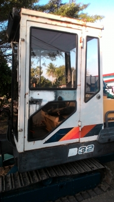 พร้อมขายครับ ลดราคาให้พร้อมส่ง 260000 บาทถ้วน สวยใหม่ แบคโฮ B32 YANMAR เก่านอก ปั้มนิ้ว สเปคเท่า 35 รบบเร็วแรงนิ่ม  มีตู้กัมลังติดแอร์ เช็คให้ใหม่ รอเลอร์ใหม่เทรกหนา โซ่แน่บูดดี