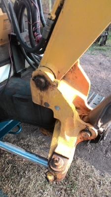 พร้อมขายครับ ลดราคาให้พร้อมส่ง 260000 บาทถ้วน สวยใหม่ แบคโฮ B32 YANMAR เก่านอก ปั้มนิ้ว สเปคเท่า 35 รบบเร็วแรงนิ่ม  มีตู้กัมลังติดแอร์ เช็คให้ใหม่ รอเลอร์ใหม่เทรกหนา โซ่แน่บูดดี