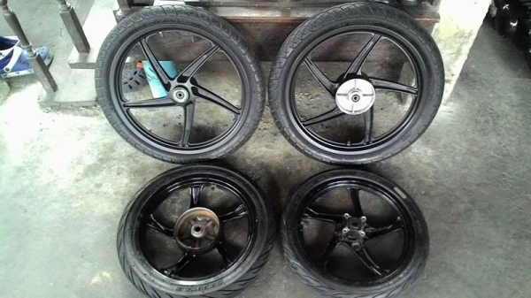 ล้อแม็กแท้ติดรถ เวฟ 110i กับ มีโอ้ ฟรีโน้115 พร้อมยางสวยๆ