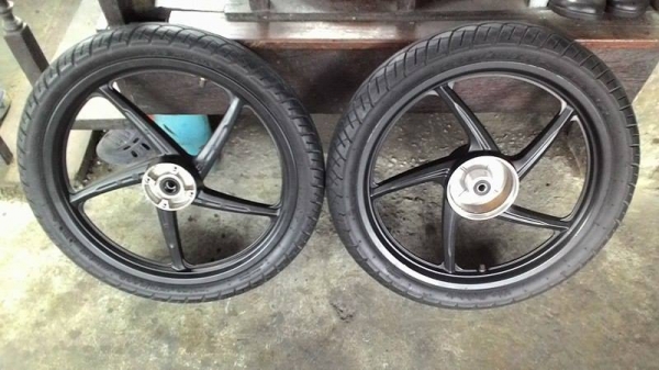 ล้อแม็กแท้ติดรถ เวฟ 110i กับ มีโอ้ ฟรีโน้115 พร้อมยางสวยๆ