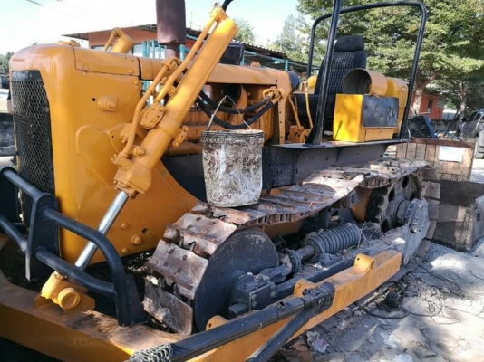 ขายรถ แทรคเตอร์ CAT D4ฝาบางตีนไก่ ช่วงล่างดี เครื่องเดิม สภาพพร้อมใช้งาน เช็คแล้ว