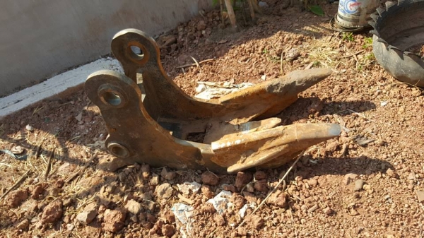 ขายรถขุดแบ็คโค PC120-6ไฟฟ้าเต็มเล่มทะเบียน พร้อมรถลากเทรลเลอร์หัวยาว165 1เพลา พร้อมมือขุดตอไม้