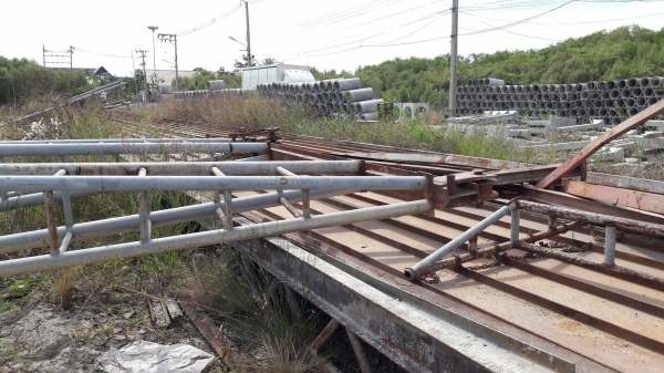 ขายด่วนๆ รางทำแผ่นพื้นปูน ยาว 54 เมตร 12ช่อง ราคาคุยกันได้คับ