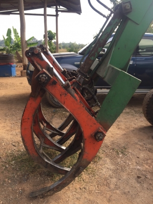 ขายรถ คีบ  ตามภาพ  พร้อมทะเบียน  รถพร้อมใช้งาน ราคา  500,000 บาท