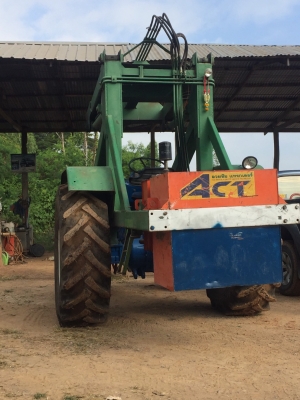 ขายรถ คีบ  ตามภาพ  พร้อมทะเบียน  รถพร้อมใช้งาน ราคา  500,000 บาท