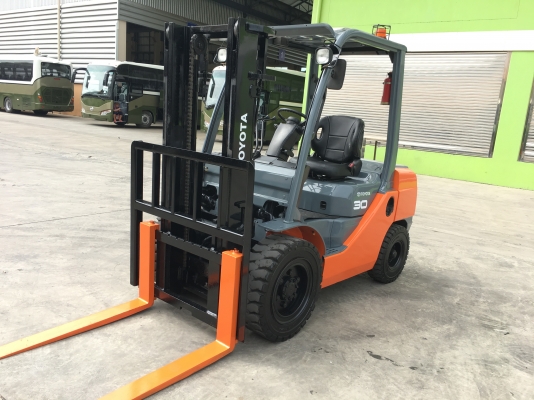 ขายรถฟอร์คลิฟท์โตโยต้าขนาด 3 ตัน