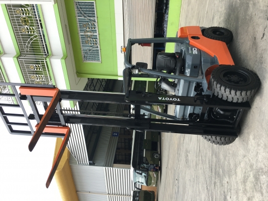 ขายรถฟอร์คลิฟท์โตโยต้าขนาด 3 ตัน