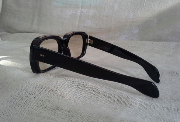 แว่นตา 'เนิร์ด' ยุค '60s เลนส์กระจกสายตายาวสองชั้น หายาก! Vintage NERD handmade in Germany ค่าสายตา +250 แว่นตา 'เนิร์ด' ยุค '60s เลนส์กระจกสายตายาวสองชั้น หายาก! Vintage NERD handmade in Germany ค่าสายตา +250