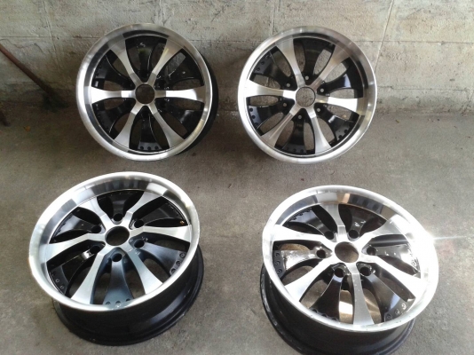 ขอบ17นิ้ว6รู ชุดนี้ ราคา 7500 บาท