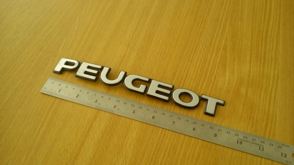 เพลทโลโก้ PEUGEOTแท้ ติดท้ายรถ
