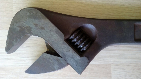 ขายประแจเลื่อนBAHCO 24" MADE IN SWEDEN.ใหม่เก่าเก็บ