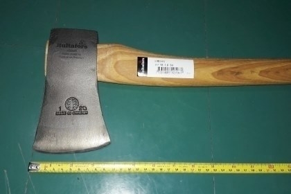 ขายขวานเสือ2 1/4ปอน HULT'S CELEBRATED AXES. MADE IN SWEDEN.