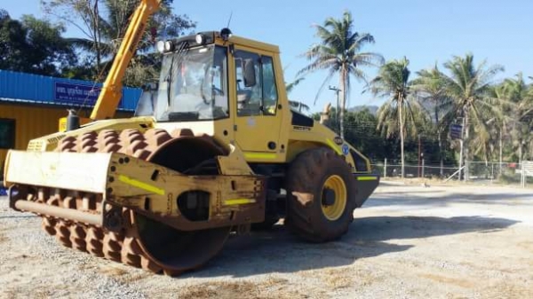 ขายรถบดล้อหนาม Bomag ปี06 ชั่วโมงงาน2600 นำเข้าสภาพเต็ม100\% ขายรถบดล้อหนาม Bomag ปี06 ชั่วโมงงาน2600 นำเข้าสภาพเต็ม100\%