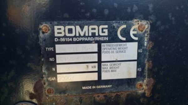 ขายรถบดล้อหนาม Bomag ปี06 ชั่วโมงงาน2600 นำเข้าสภาพเต็ม100\% ขายรถบดล้อหนาม Bomag ปี06 ชั่วโมงงาน2600 นำเข้าสภาพเต็ม100\%