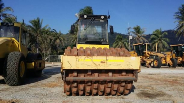 ขายรถบดล้อหนาม Bomag ปี06 ชั่วโมงงาน2600 นำเข้าสภาพเต็ม100\% ขายรถบดล้อหนาม Bomag ปี06 ชั่วโมงงาน2600 นำเข้าสภาพเต็ม100\%