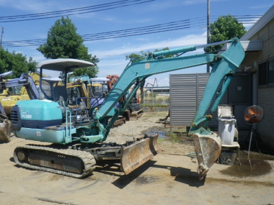 Komatsu PC35R-8 เก่าญี่ปุ่น นำเข้าเองจากญี่ปุ่นโดยตรง