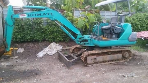 ขายชิ้นส่วนอะไหล่ รถแมคโค PC-30-7 มีตัวสไลด์บูม กระบอกอาร์ม กระบอกบุ้งกี้ ลอนเลอร์   และอีกหลายอย่างครับ