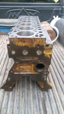 ขายเสื้อสูบ รถแมคโค 6-D-95-L และ4-D-95-L เสื้อสวยครับ ไม่มีรอยปะ รับประกันครับ ขายไม่แพง