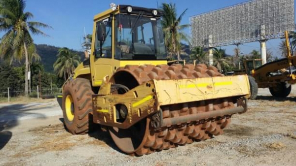 ให้เช่า เครื่องจักร รถเกรด รถตัก รถบด รวมเครื่องมือหนัก ให้เช่า เครื่องจักร รถเกรด รถตัก รถบด รวมเครื่องมือหนัก